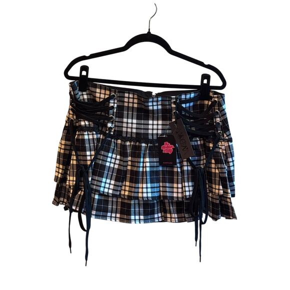 Dolls Kill Widow Pleated Plaid Skirt White Black Plus Size 1X NWT - Picture 6 of 10